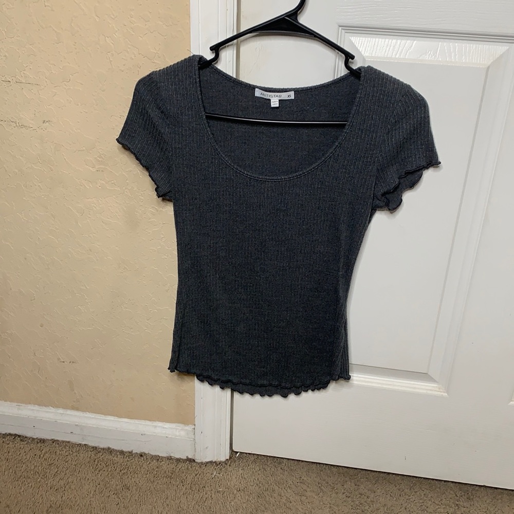 Gray ruffle shirt